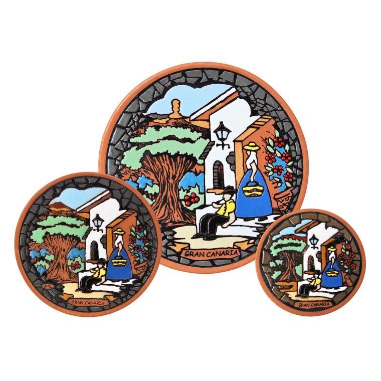 Handcrafted Ceramic Plate – Canarian Couple